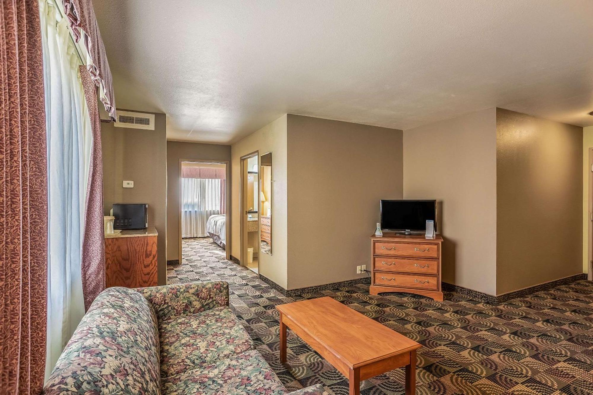 Quality Inn & Suites Hannibal Exterior foto